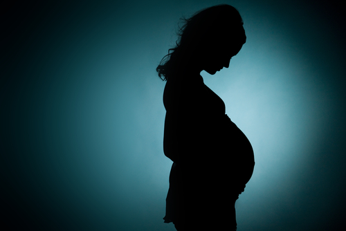 Las autoridades planean nuevas medidas contra las mujeres embarazadas que deseen dar a luz en Estados Unidos.
