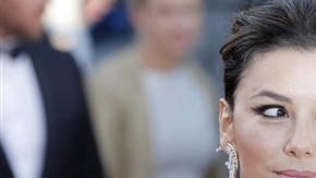 Longoria combina ahora la producción de 'Devious Maids', con su participación estelar en una comedia de animación llamada 'Mother Up'.