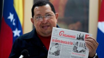 El fallecido presidente venezolano Hugo Chávez fue galardonado por un jurado integrado por periodistas y académicos vistos como partidarios de su gobierno.