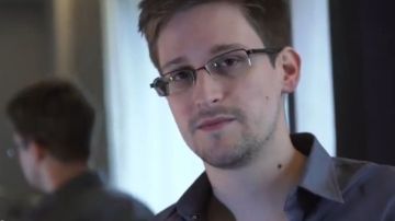 Snowden se encuentra actualmente en Hong Kong, adonde viajó el 20 de mayo después de abandonar su trabajo como consultor de la NSA en Hawai.