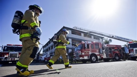 Los bomberos reportaron que acudieron a una llamada de una comunidad privada en Walnut Creek en torno a 11:35 a.m. de ayer.