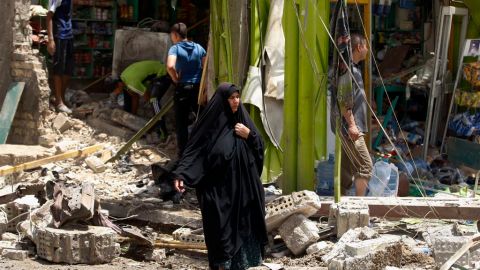El pasado mes fue el más sangriento en Irak desde hace más de cinco años, con la muerte de 1,045 personas en actos de violencia.
