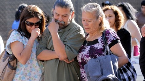 Luisa Gómez, Gabriel Torres y Erika Lares, familiares de Margarita Gómez (que aparece en foto suministrada).