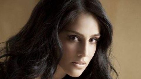Sandra Echeverría está muy emocionada por participar en la serie.