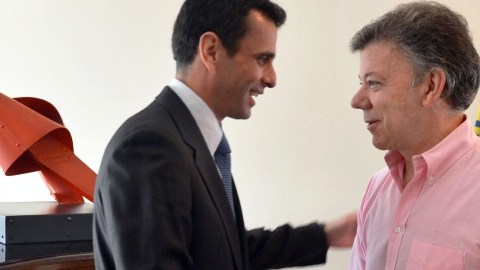 Al parecer, polémica por reunión entre excandidato Capriles y el presidente   Santos aún no se ha resuelto.