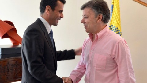 Al parecer, polémica por reunión entre excandidato Capriles y el presidente Santos aún no se ha resuelto.