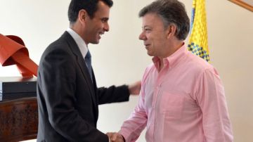 Al parecer, polémica por reunión entre excandidato Capriles y el presidente   Santos aún no se ha resuelto.