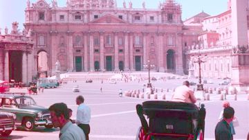 La suspensión hizo que los visitantes del Museo del Vaticano solo pudieran usar dinero en metálico para pagar boletos de entrada, guías auditivas y libros sobre Miguel Angel.