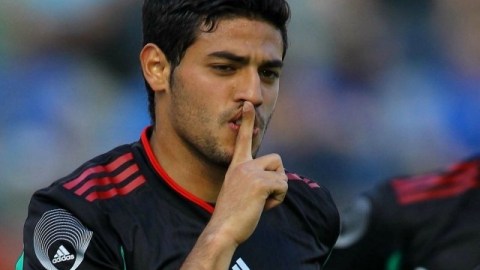 Carlos Vela anotó el primer gol en el triunfo 2-1 de México sobre Italia, en un amistoso disputado en 2010