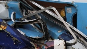 Al menos tres personas murieron y 155 resultaron heridas en el incidente ocurrido ayer en la zona de Castelar, Argentina.