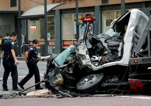 El accidente ocurrió en South Broadway y los dos vehículos quedaron muy dañados.