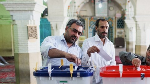 Los iraníes salieron a votar durante 15 horas, pero según  autoridades no hay ningún claro ganador e irán a segunda vuelta.