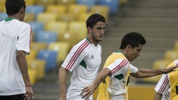 Los jugadores de la selección mexicana de fútbol, durante un entrenamiento del equipo en el estadio de Maracaná