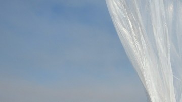 El equipo inició ayer  el  programa piloto  dotado de 30 globos que tratarán de conectar inicialmente a 50 personas.