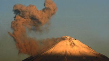 Las autoridades se mantienen alerta a la actividad del volcán en México.