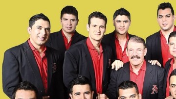 La Arrolladora Banda Limón de René Camacho presentó 'El Ruido de tus zapatos' el sábado en LA.