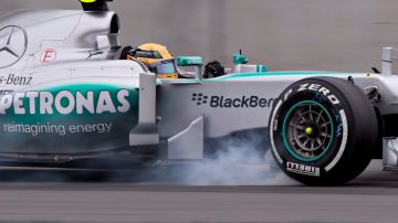 Mercedes alega que la participación fue un servicio para todos los equipos.