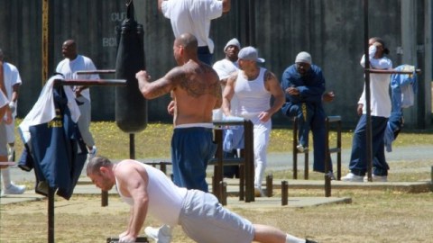 Los mayores casos de covid-19 en la Prisión Estatal de Pelican Bay se han dado entre el personal. (AP Archivo)