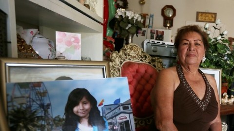 Juanita Chávez ha cuidado de su nieta Victoria (en la foto) desde que tenía 3 años.
