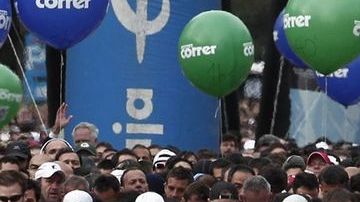 Miles de atletas asisten a maratones celebrados en los Estados Unidos.