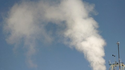 La medida se firmó a consecuencia del caso de la planta Exide, que contaminó durante años varios barrios de Los Ángeles (Foto: Aurelia Ventura/La Opinión)