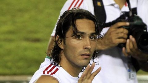 Afirma De Nigris que no corre peligro su pase a Chivas.