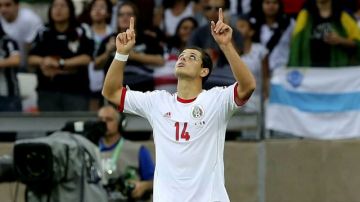 Javier Hernández consiguió un doblete en el triunfo 2-1 sobre Japón