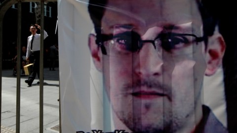 Un cartel en apoyo a Snowden en el centro de Hong Kong.