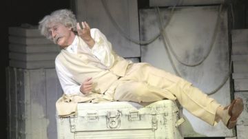 Val Kilmer es Mark Twain en 'Citizen Twain', que se estrena el viernes en Kirk Douglas Theatre.