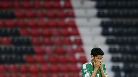 Jorge Espericueta se lamenta tras el revés de México ante Paraguay, su segundo traspié en Turquía que los deja cerca de la eliminación.
