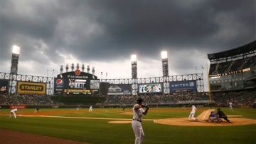 Las nubes de tormenta se aproximaban al juego de los White Sox la tarde del martes.