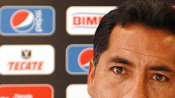 Benjamín Galindo, entrenador del Club Guadalajara.
