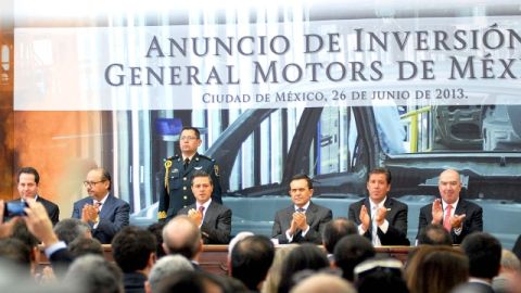 El presidente Enrique Peña Nieto participa en el anuncio de inversión de la General Motors.