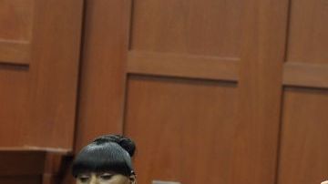 El abogado de la defensa Don West interroga a la testigo Rachel Jeantel.