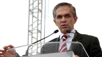 Miguel Ángel Mancera, jefe de Gobierno del DF, propone diálogo al respecto.