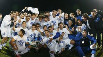 Los jugadores de Vélez Sarsfield celebran, tras conquistar el campeonato de la temporada