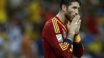 Sergio Ramos sufrió un golpe en el partido contra Italia