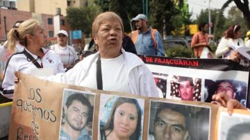 Familiares, amigos y vecinos de 12 jóvenes presuntamente secuestrados  marchaban ayer hacia la Basílica de Guadalupe,  donde expresaron su esperanza de encontrarlos con vida.