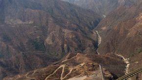 La nueva ruta mejorará el "espinazo del diablo" paso de autopista conocido por los numerosos accidentes.