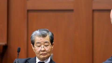 El doctor Hirotaka Nakasone, técnico del  FBI, experto en reconocimiento de voz.