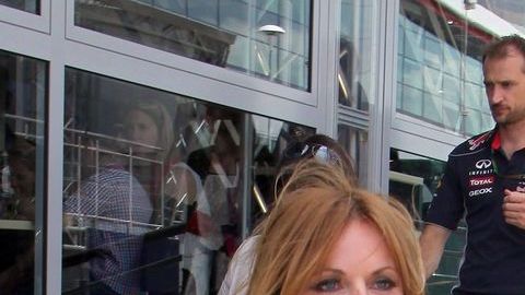 Christian Horner con la ex Spice Girl Geri Halliwell el domingo en el autódromo de Silverstone.