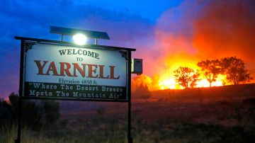 El incendio "Yarnell Hill" se ha extendido a un área superior a las 3,400 hectáreas.