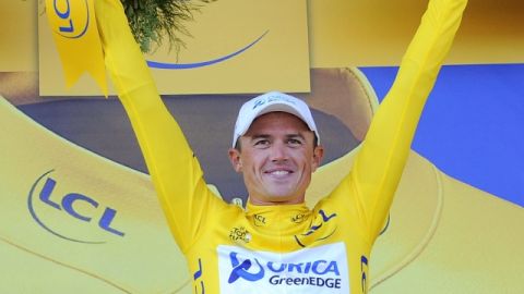 Gerrans celebra en el podio.