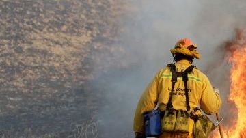 Steven Taylor Rutherford fue acusado de causar nueve incendios en el sur de California.