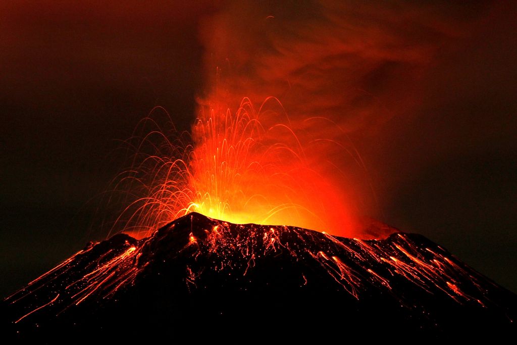 El volcán mexicano tuvo al menos 90 exhalaciones en las últimas 24 horas.