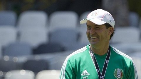 El técnico José Manuel de la Torre dirigió una ligera práctica a puerta cerrada