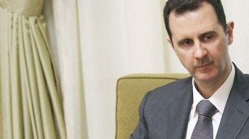 Bachar al Asad afirma que lo que está ocurriendo en Egipto es 'la caída del denominado islam político', en entrevista en Siria.