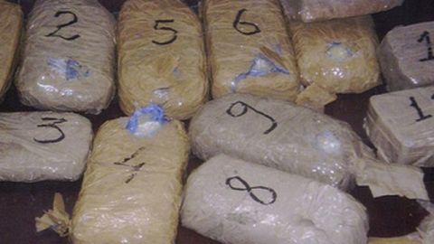 La guerra de las drogas, con sus asesinatos y secuestros, y toda su secuela de crímenes, es un lastre que México carga.