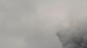 El volcán registró tres explosiones más.