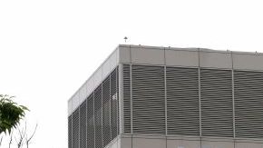 El logo de Asiana Airlines es visto en su sede en Seúl, Corea del Sur.